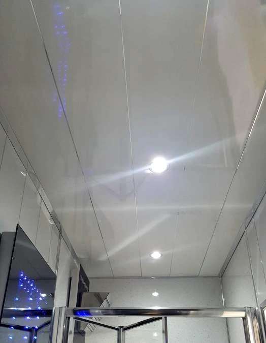 Neptune 200 Moderna White & Chrome Flat Panel - PVC Plastic Wall & Ceiling Cladding - 2.6m - 5 Pack 6 Neptune 200 Moderna White & Chrome Flat Panel - PVC Plastic Wall & Ceiling Cladding - 2.6m - 5 Pack - Image 4