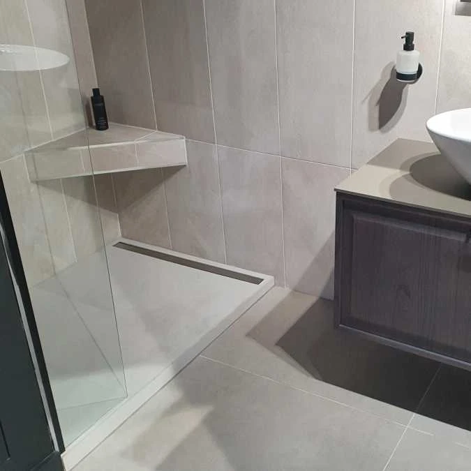 Wedi Sanoasa Tileable Corner Seat - 600 X 300 X 100mm 5 Wedi Sanoasa Tileable Corner Seat - 600 X 300 X 100mm - Image 3